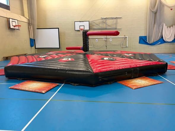 Last Man Standing sweeper in the Bohunt Farnborough sports hall