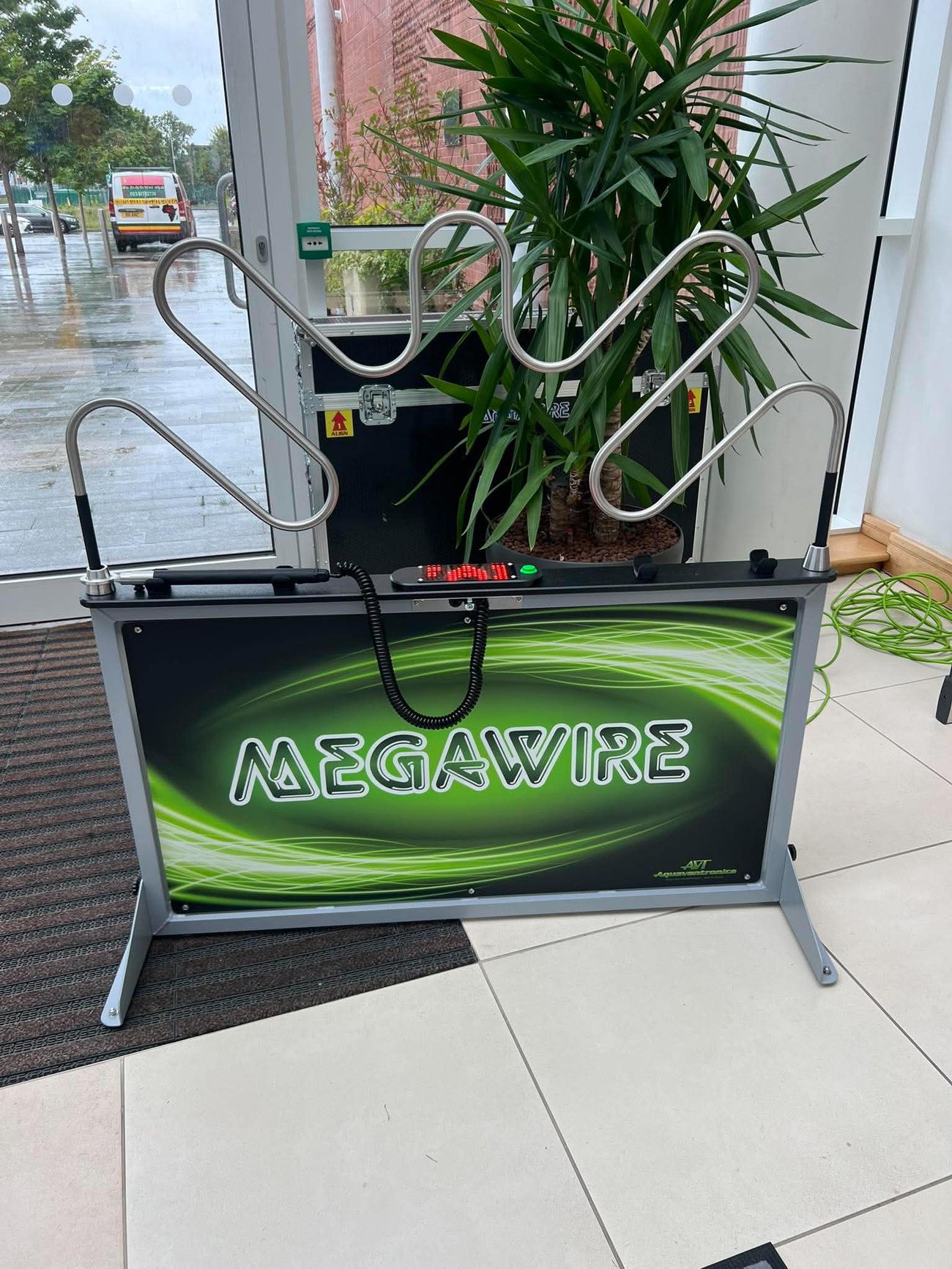 Standard green Mega Wire version available all year round