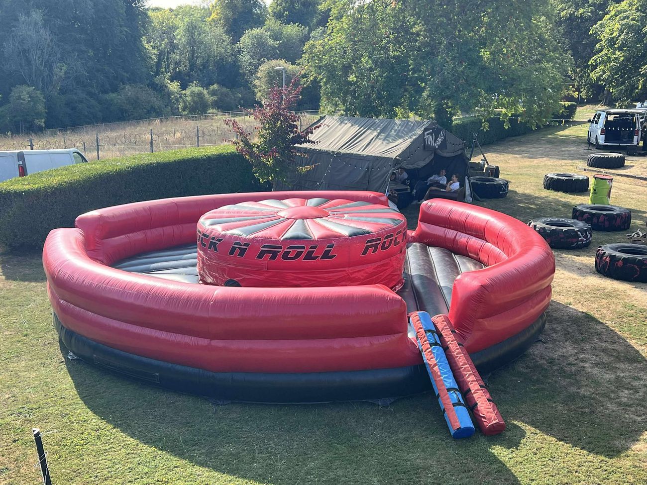 rock-n-roller-gladiator-joust-hire-Hampshire-Surrey