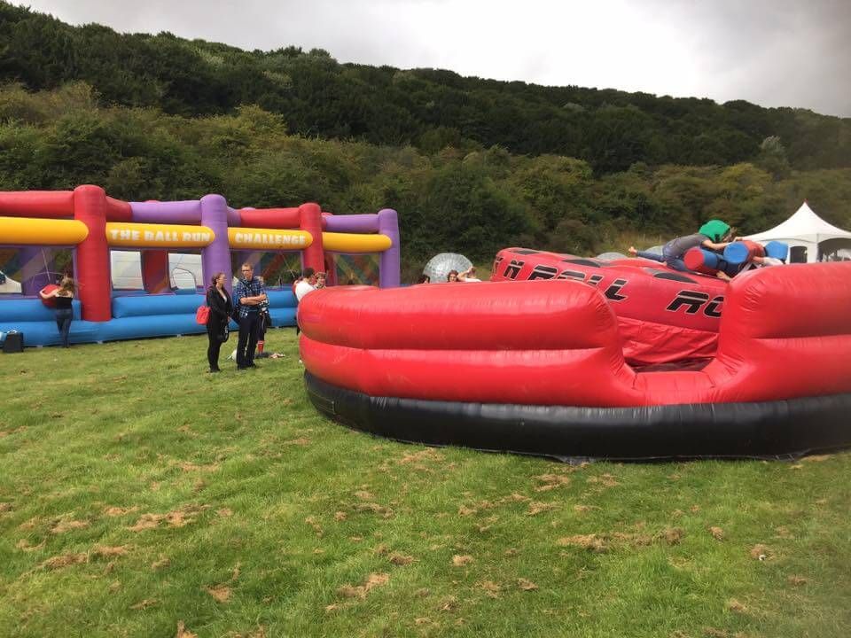 rock-n-roller-gladiator-joust-hire-Hampshire-Surrey